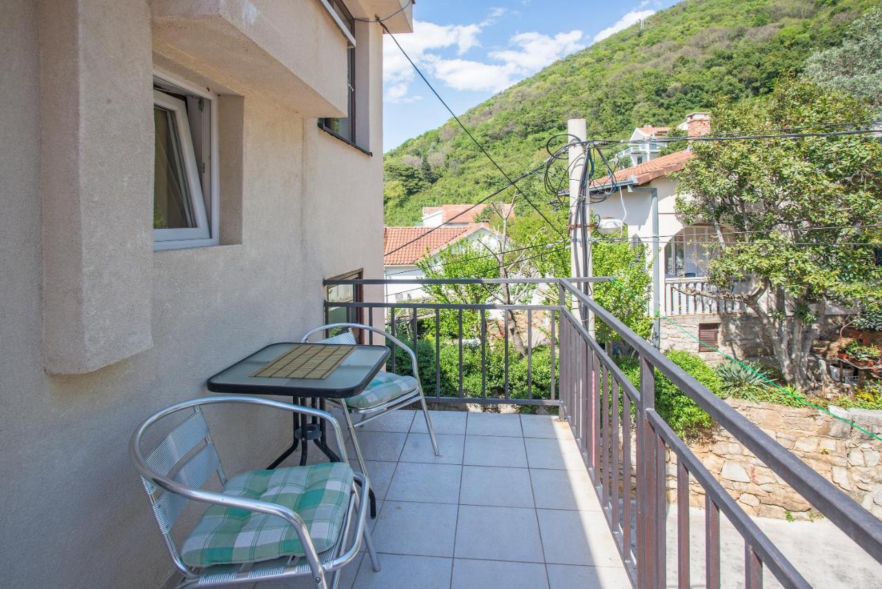 Apartments Maxhit Tivat Exterior foto