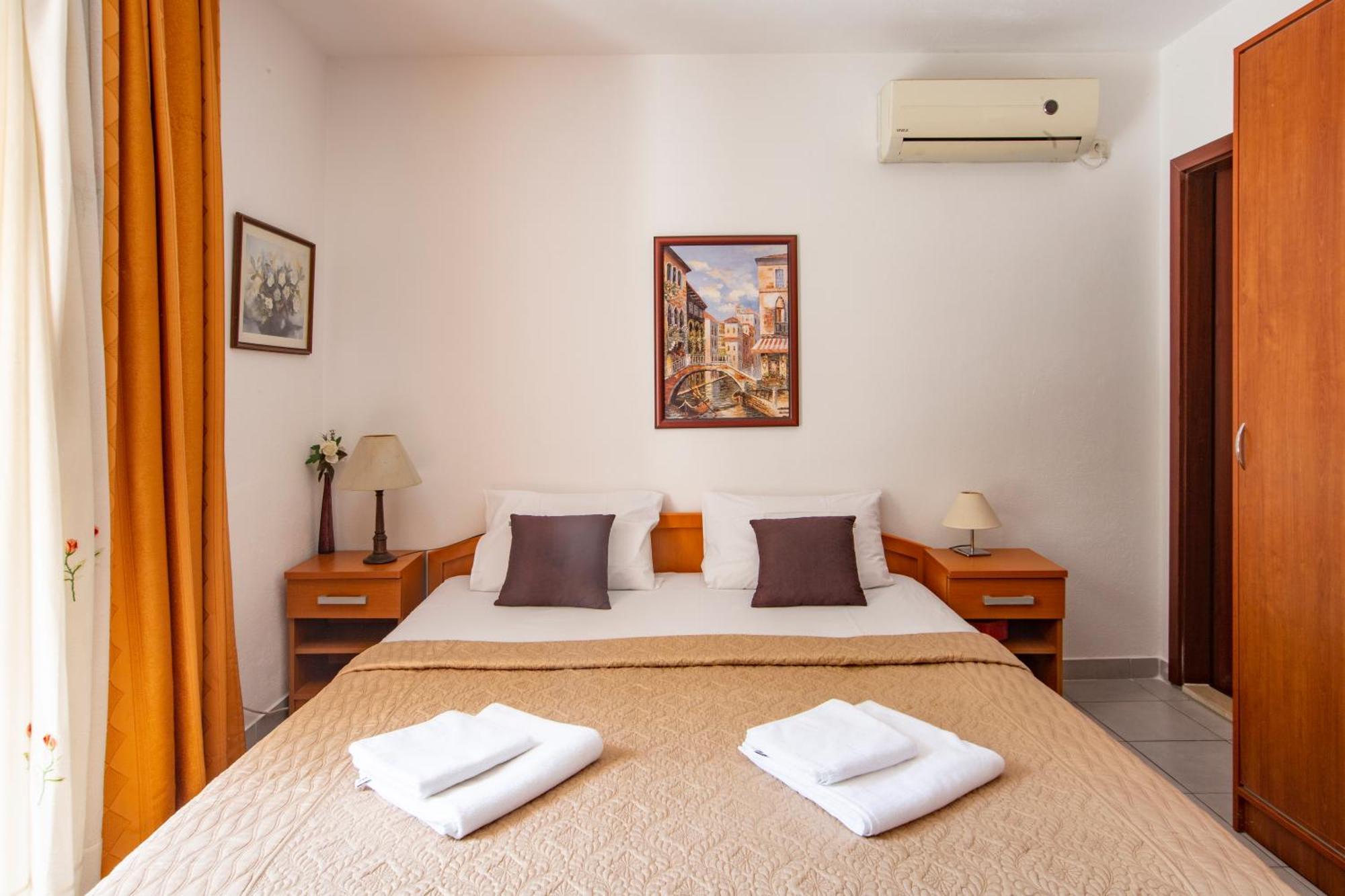 Apartments Maxhit Tivat Exterior foto