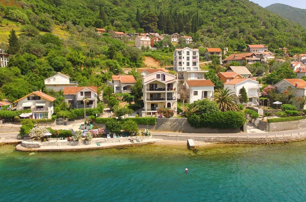 Apartments Maxhit Tivat Exterior foto